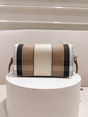 Okify Burberry The Buckle White Size 19.5*12*5cm - 2