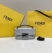 Okify Fendi Sequin Baguette Size 18cm - 1