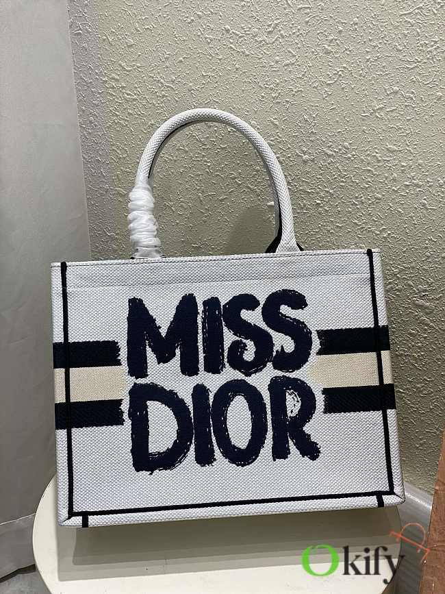 Okify Medium Dior Book Tote White and Blue Miss Dior Graffiti Embroidery - 1