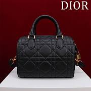 	 Okify Dior Groove 25 Black  25 x 19 x 16 - 5