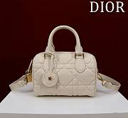 	 Okify Dior Groove 20 White 20.5 x 13.5 x 12 - 1