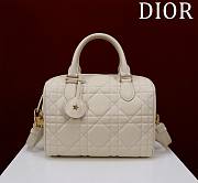 	 Okify Dior Groove 25 White 25 x 19 x 16 - 1