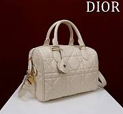 	 Okify Dior Groove 25 White 25 x 19 x 16 - 4