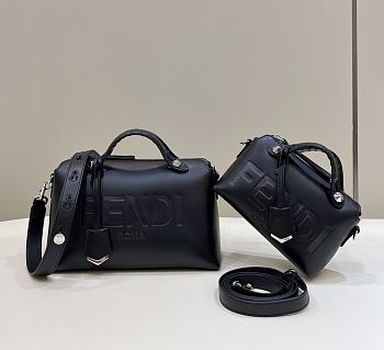 Okify Fendi By The Way Medium Black size 20 cm