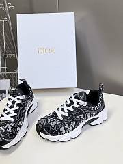 Okify Dior Vibe Sneaker White Mesh Printed with Dior Oblique Motif and Black Leather-Effect Panels - 3