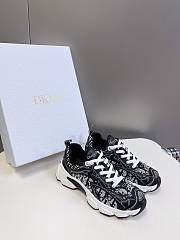 Okify Dior Vibe Sneaker White Mesh Printed with Dior Oblique Motif and Black Leather-Effect Panels - 2