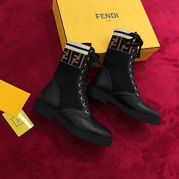 Okify Fendi Rockoko Black leather biker boots with stretch fabric 