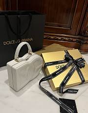 Okify Dolce & Gabbana Logo Box Handbag White 20x15x6.5 cm - 4