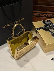 Okify Dolce & Gabbana Logo Box Handbag Gold 20x15x6.5 cm - 4