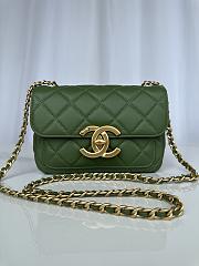 Okify Chanel Mini flap bag Shiny Lambskin & Gold Plated Metal Green 20X8X11cm - 1