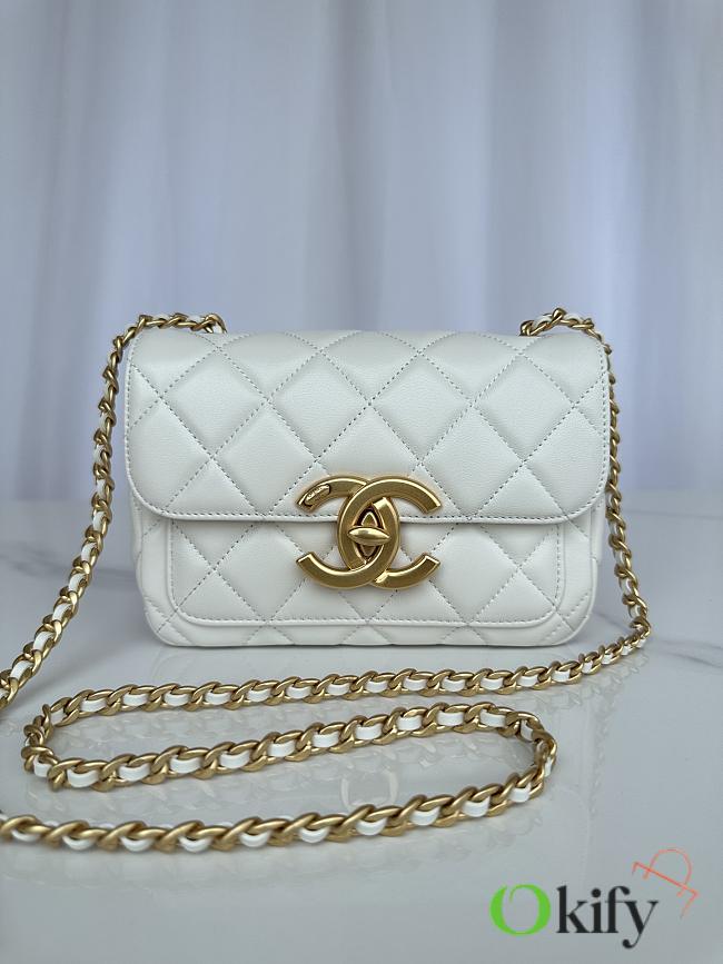 Okify Chanel Mini flap bag Shiny Lambskin & Gold Plated Metal White 20X8X11cm - 1