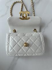 Okify Chanel Mini flap bag Shiny Lambskin & Gold Plated Metal White 20X8X11cm - 4