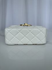 Okify Chanel Mini flap bag Shiny Lambskin & Gold Plated Metal White 20X8X11cm - 2