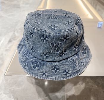 Okify Louis Vuitton Monogram Essential Bucket Blue