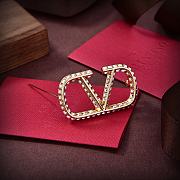 Okify Valentino brooch - 1