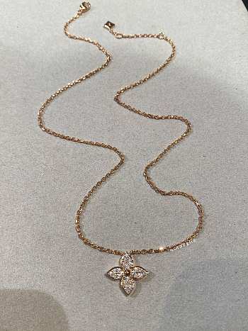 Okify Louis Vuitton four-leaf flower necklace