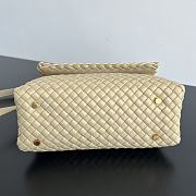 Okify Bottega Veneta top handle bag in padded Intreccio leather - White 19*26*11cm - 4