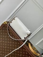 Okify Louis Vuitton Side Trunk White Bag 23 x 12 x 4 cm M25445 - 1