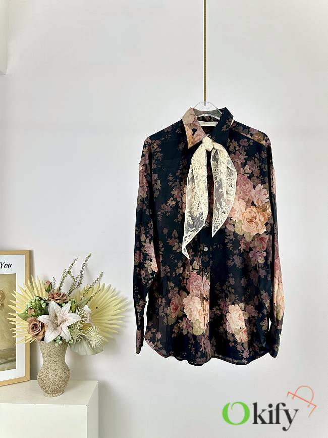 Okify Zimmermann Milk tea/black Rococo floral series - Shirt - 1