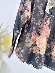 Okify Zimmermann Milk tea/black Rococo floral series - Shirt - 4