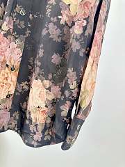 Okify Zimmermann Milk tea/black Rococo floral series - Shirt - 3