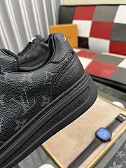 Okify Louis Vuitton Sneaker 17235 - 2