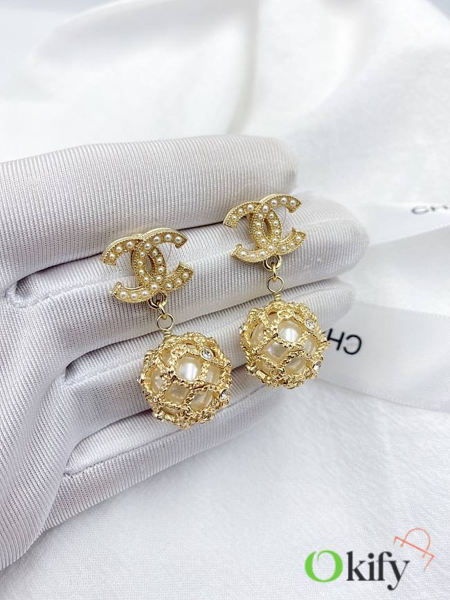 Okify Chanel Hollow Net Ball Pearl Earrings 17346 - 1