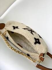 Okify Louis Vuitton SKI Over The Moon Handbag 27.5 x 16 x 7 cm M23321  - 3