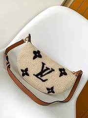 Okify Louis Vuitton SKI Over The Moon Handbag 27.5 x 16 x 7 cm M23321  - 2