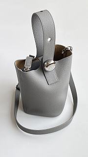 Okify Loewe Mini Pebble bucket in mellow calfskin grey color 16*16*19.5 cm - 4