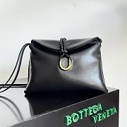 Okify Bottega Veneta Medium Liberta Cross-body Black bag in smooth calf leather 30x20x8 cm - 1