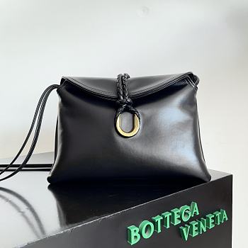 Okify Bottega Veneta Medium Liberta Cross-body Black bag in smooth calf leather 30x20x8 cm