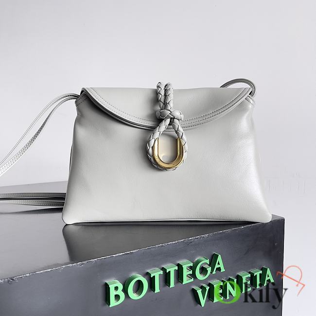 Okify Bottega Veneta Medium Liberta Cross-body White bag in smooth calf leather 30x20x8 cm - 1