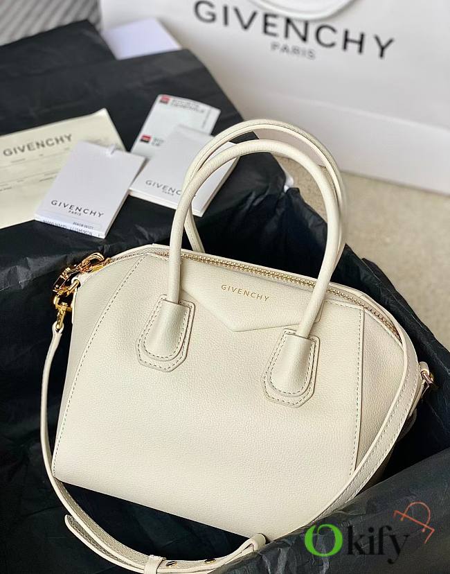 Okify Givenchy classic Antigona mini handbag in white 22x20x13cm? - 1