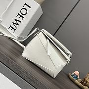 Okify Loewe Soft Grained Cowhide Puzzle Edge Handbag in White 18x12.5x8 cm - 1