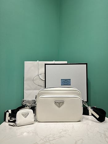 Okify Prada Saffiano leather shoulder bag in white 20x13.5x7 cm