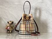 Okify Burberry Bucket Bag in checkered pattern brown 16.5x11x18.5 cm - 1