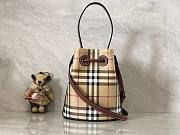 Okify Burberry Bucket Bag in checkered pattern brown 16.5x11x18.5 cm - 3