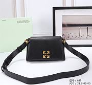 Okify Off White Arrow Shoulder Bag In Black 23.5x15x10 cm - 1