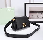 Okify Off White Arrow Shoulder Bag In Black 23.5x15x10 cm - 3