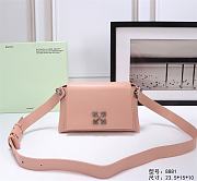 Okify Off White Arrow Shoulder Bag In Pink 23.5x15x10 cm - 1