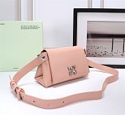 Okify Off White Arrow Shoulder Bag In Pink 23.5x15x10 cm - 2