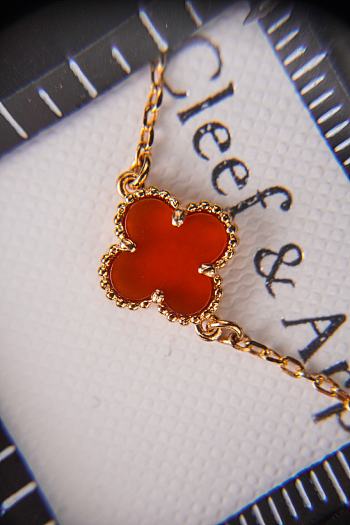 Okify VCA 18K Gold Carnelian Single Red Flower Bracelet 17-18.5cm