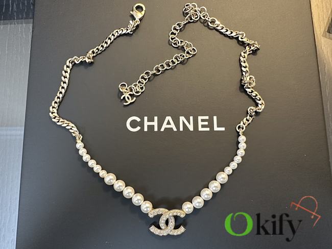 Okify Chanel Pearl Logo Charm Necklace 17881 - 1