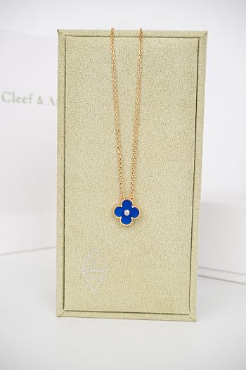 Okify VCA 18K Gold Carnelian Single Dark Blue Flower Necklace 38-42cm