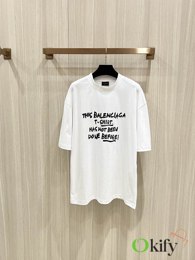 Okify Balenciaga graffiti print short sleeves T-shirt in white - 1