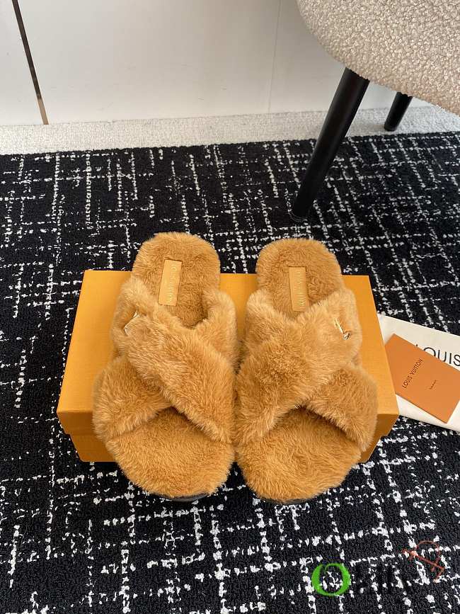 Okify Louis Vuitton Yellow Fur Slippers 38-46 - 1