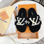 Okify Louis Vuitton Black Wool Slippers 35-40 - 1