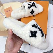 Okify Louis Vuitton White Wool Slippers 35-40 - 2