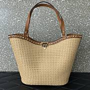 Okify Valentino Garavani Rockstud raffia tote bag 31x30x13.5cm - 1